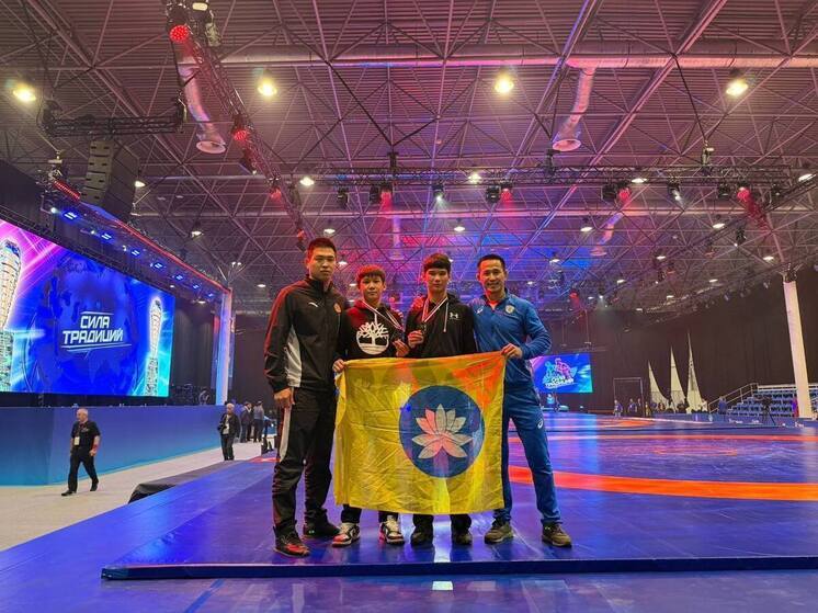 Калмыцкий спортсмен Алдар Бадмаев завоевал серебро международного турнира в Новосибирске