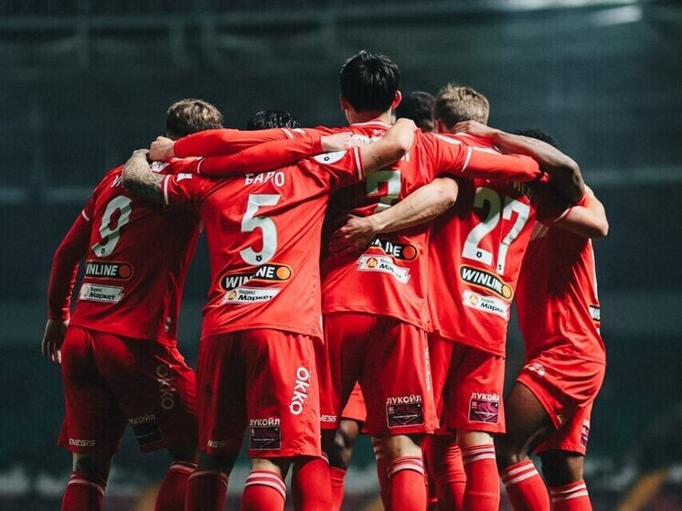 Одна из самых благодатных тем, когда пишешь про футбол – это о том, кого команда должна приобрести на трансферном рынке, или о том, кто должен стать новым тренером взамен ушедшему. Если же дело касается одной из самых популярных команд, то сама природа чемпионата просит обязательно поспекулировать на этот счет. Не будем же мы отказывать природе российского первенства. Итак, кто же придёт на смену уволенному из московского «Спартака» Деяну Станковичу?