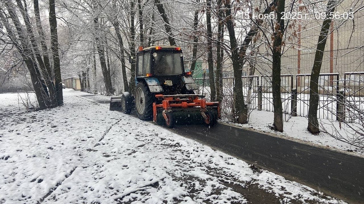 Первый снег во Владимире: коммунальные службы перешли на круглосуточный режим работы