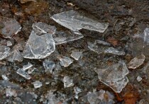 17 ноября — день, который в народном календаре носит звучное название «Ерёма — сиди дома». Это не просто совет, а многовековое правило, основанное на наблюдениях и поверьях наших предков. Давайте разберемся, почему в этот день стоит отложить все дела и провести его в стенах своего жилища, и как не навлечь на себя неприятности.