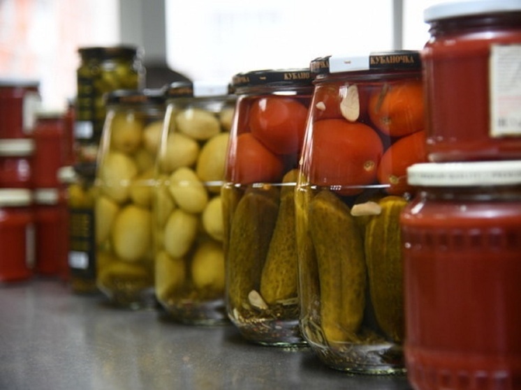 «Невидимый убийца»: волгоградцам рассказали о коварстве ботулизма