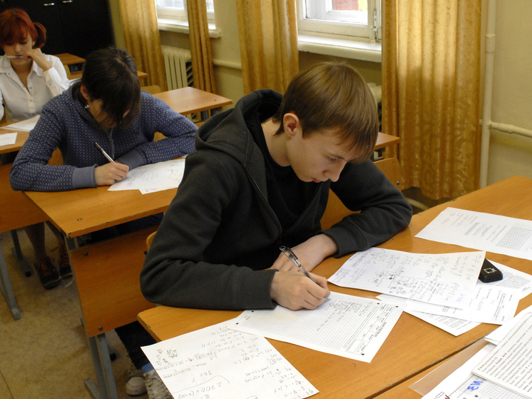 Настольный прибор, способный определять, не нарушает ли школьник осанку, разработал тверской энтузиаст