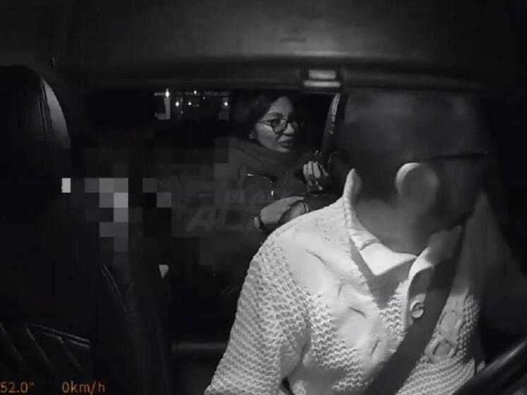 В Новосибирске мужчина напал на таксиста из-за отказа везти ребенка без детского кресла