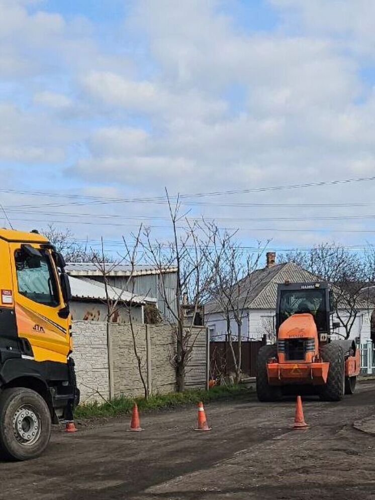 В Геническе приступили к благоустройству улицы Суворовской