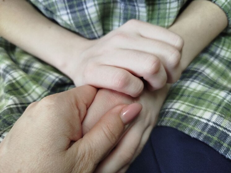 Родителям рассказали, как помочь ребенку побороть застенчивость