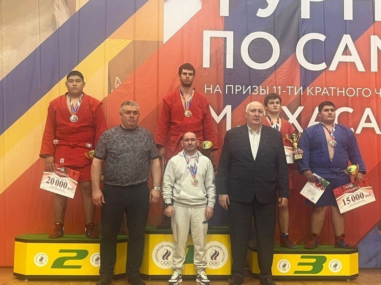 Калмыцкий самбист завоевал серебро на всероссийских юношеских соревнованиях