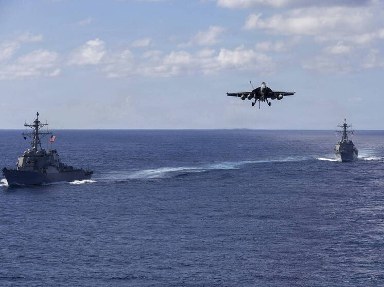 ВМС США уничтожили судно с наркотиками в Тихом океане