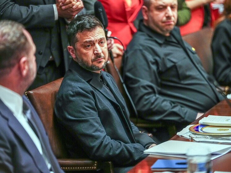 Экс-премьер Украины предрек «последние полгода» для Зеленского