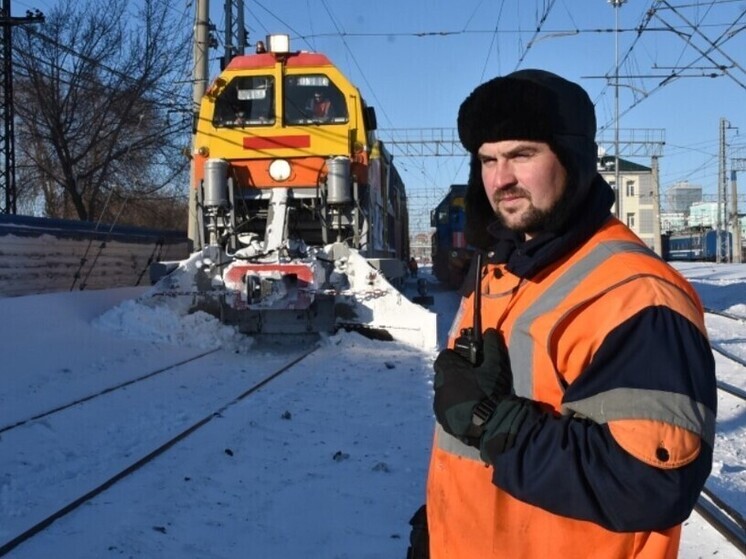 Более 140 рейсов совершили железнодорожники для очистки инфраструктуры от аномальных осадков в Новосибирской области