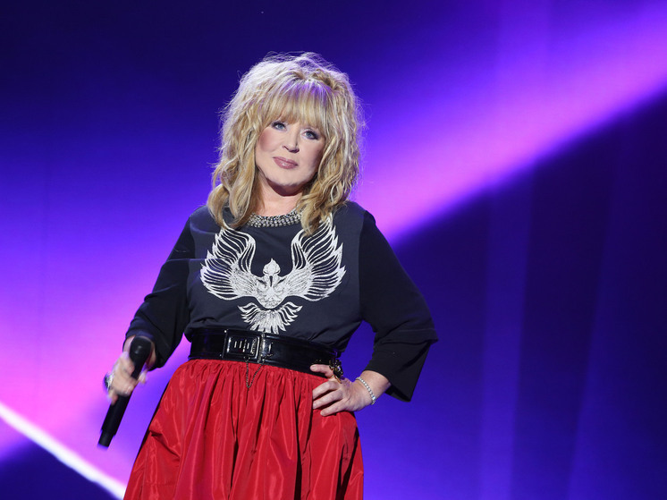 Музкритик Соседов предсказал Пугачевой проблемы из-за нового переезда