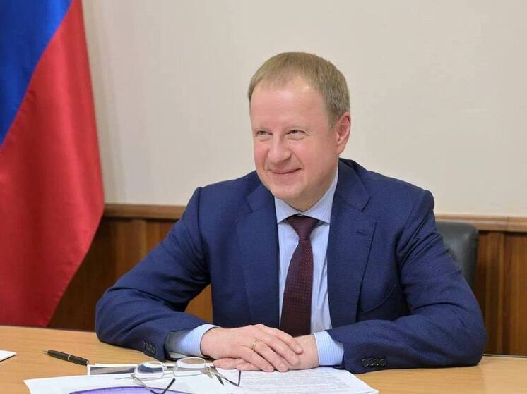 Томенко на связи: в Алтайском крае начал работу телефон «Прямой линии» губернатора