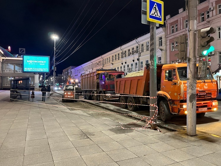 В Саратове около цирка начали разбивать удобные автобусные карманы