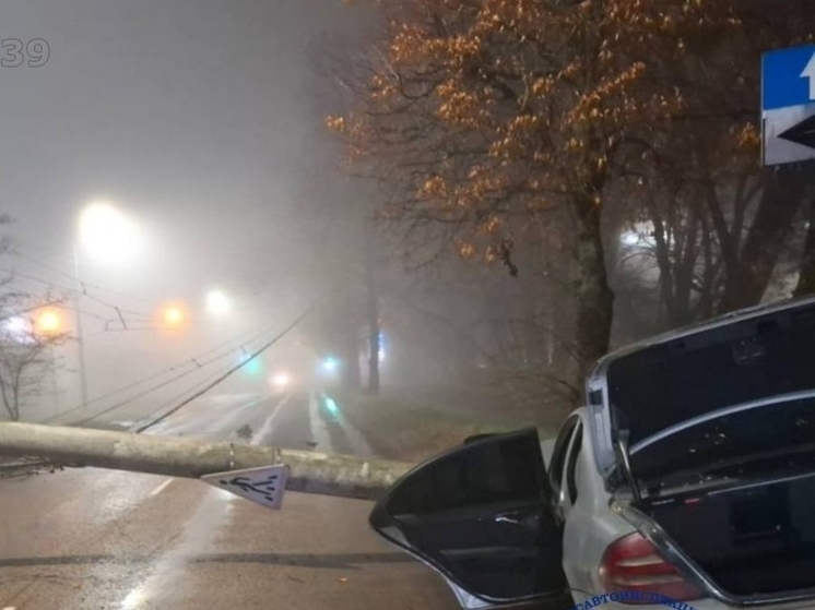 На Советском проспекте в Калининграде встал транспорт из-за аварии