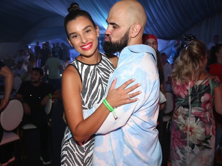 SHOT: Джиган в суде пытается помириться с подавшей на развод Самойловой