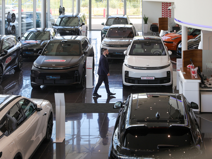 Автодилеры прогнозируют снижение продаж в ноябре