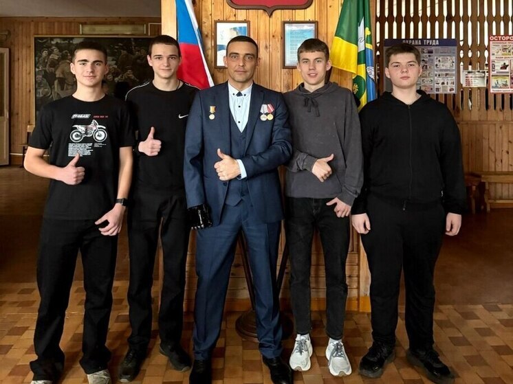 Ветеран СВО Пётр Рябов встретился со школьниками Клепиковского района