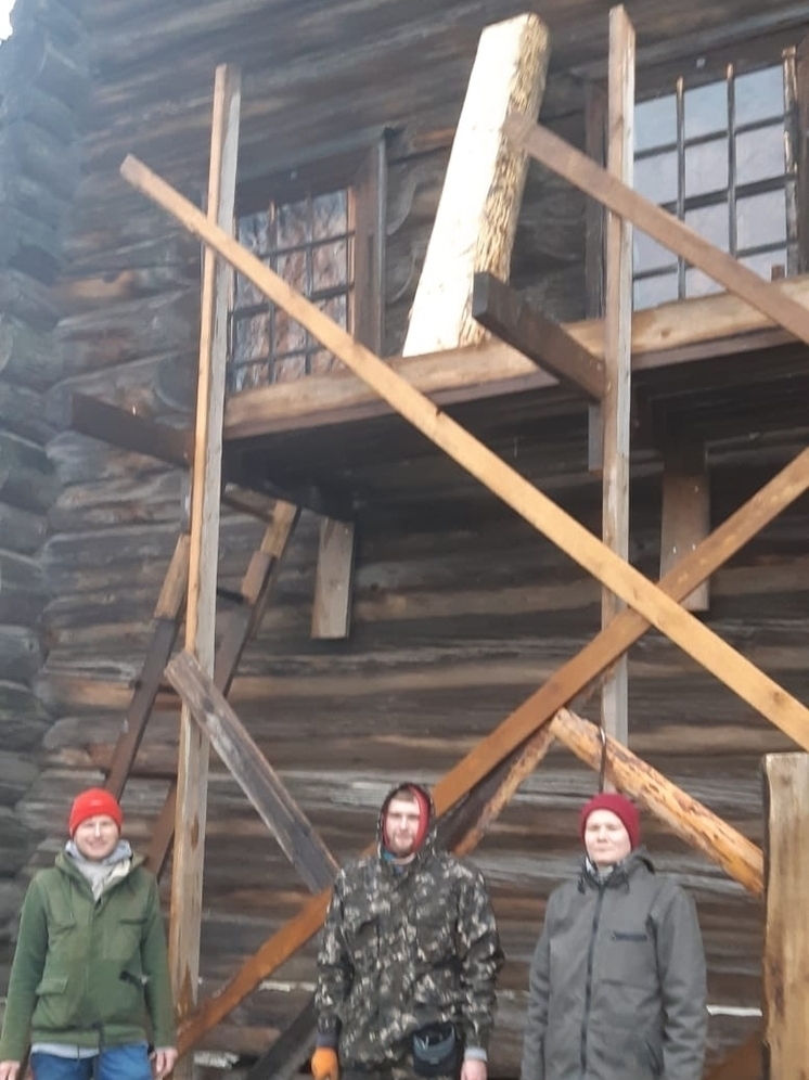 В селе Верхняя Уфтюга начался ремонт в церкви Дмитрия Солунского