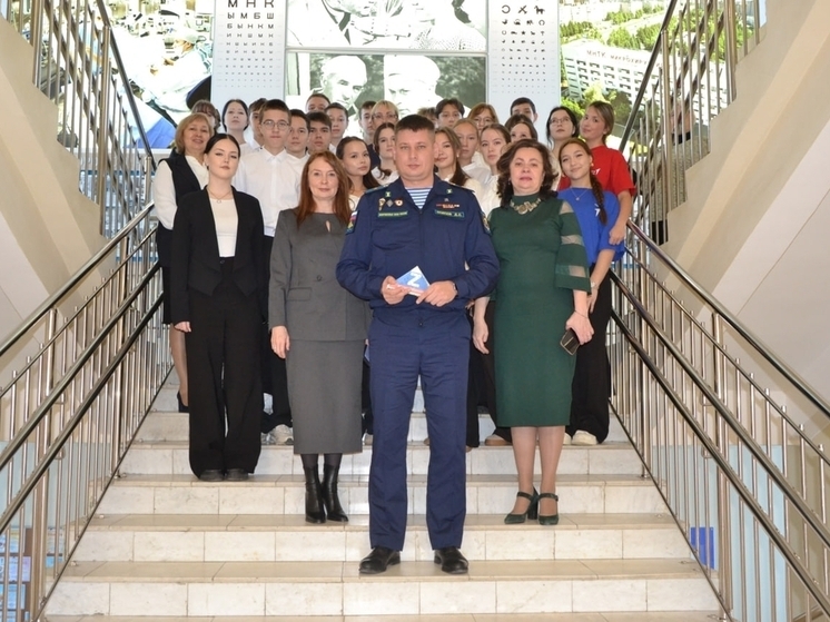 Участник программы «Время СВОих» провел Урок мужества в чебоксарской школе