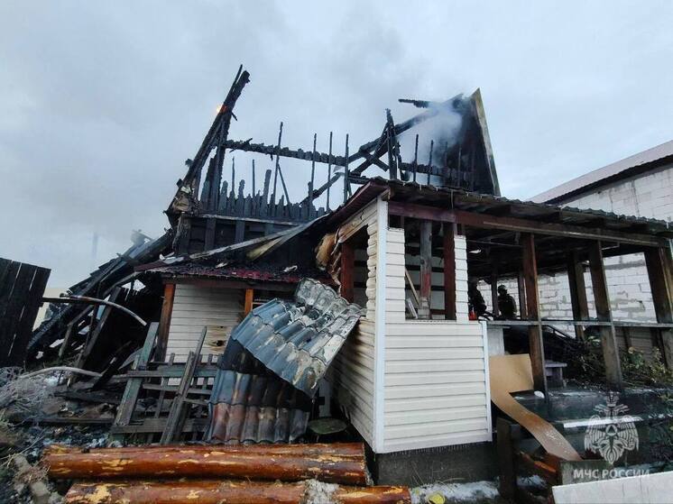 В Улан-Удэ пожарные ликвидировали возгорание в частном доме