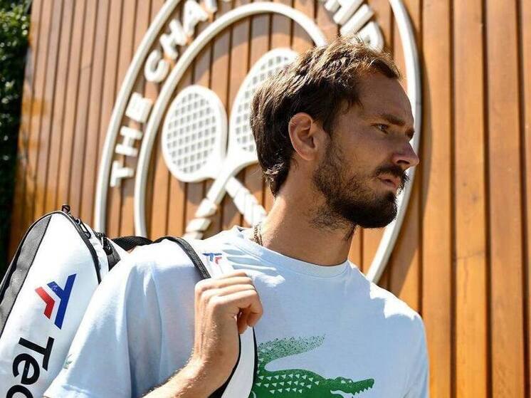 Первая ракетка России Медведев приедет на турнир в Петербург