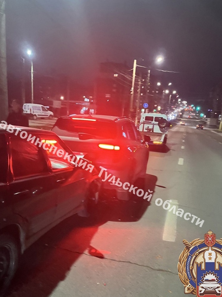  В Туле на Ложевой 18-летний водитель спровоцировал ДТП с пострадавшей