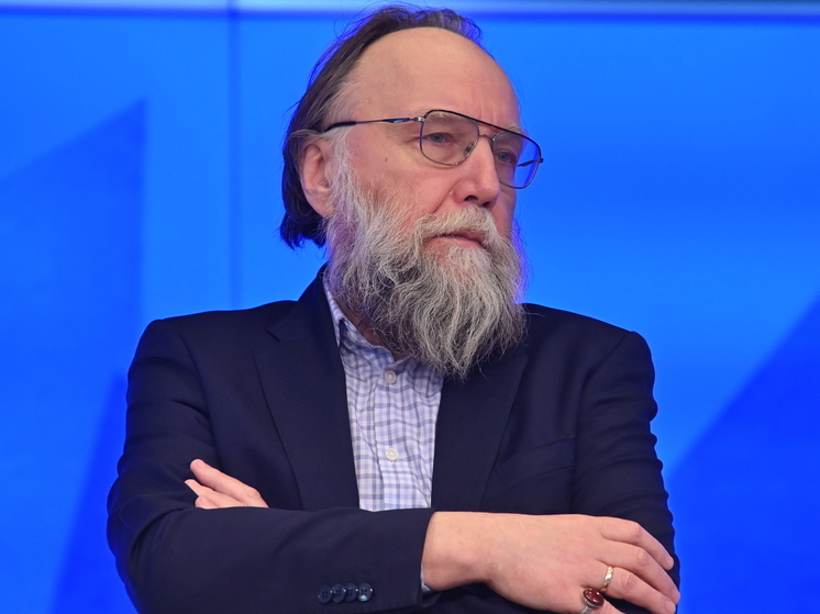 Дугин рассказал об упоминании его имени в переписке Эпштейна с Бэнноном