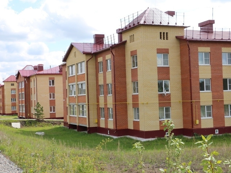 Денис Паслер сообщил, что вместо 28 аварийных домов расселят 90