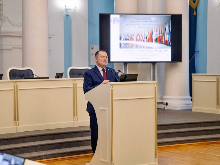 В Рязани сенатор Игорь Мурог наградил победителей конкурса «Портрет твоего края»