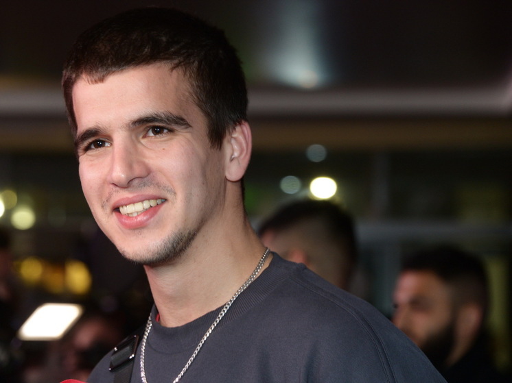 Новый альбом артиста Feduk всем своим содержимым отражает самое тёмное время года, несмотря на то, что называется “Веселая музыка”