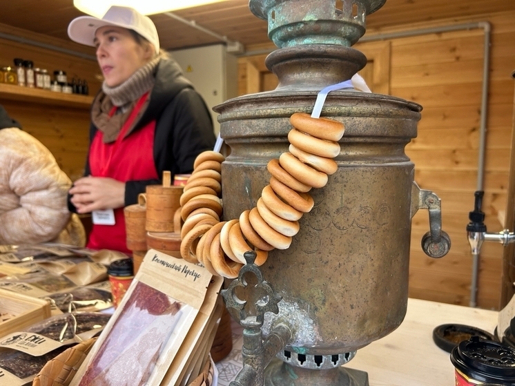 На новой Кремлевской площади в Вологде работает ярмарка «Царские подарки»