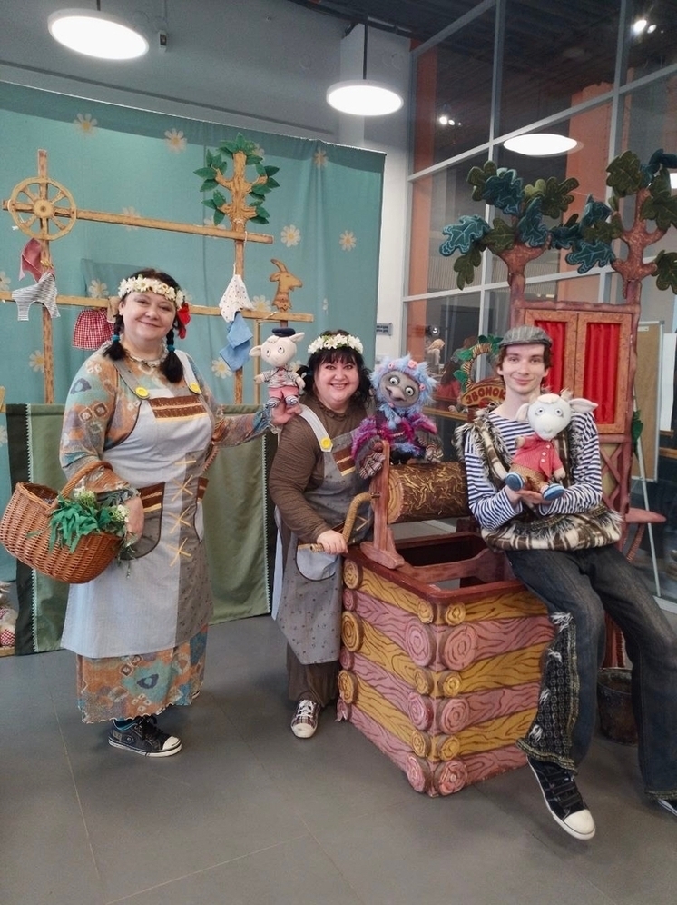 Гости «УграФест» встречали калужских кукольников