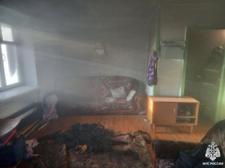 В  Туве пожарные спасли молодого мужчину из задымленной квартиры