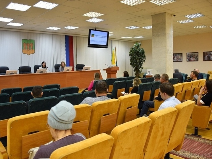 Управляющим компаниям Пензы дали рекомендации по новогоднему оформлению дворов