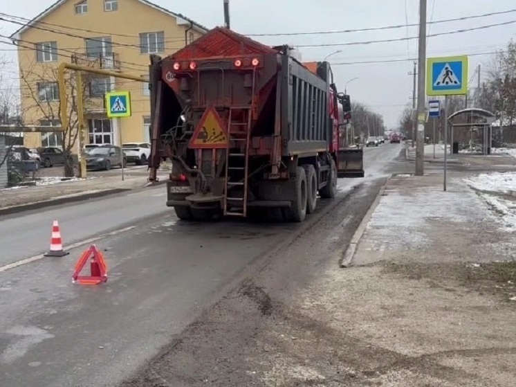 Снегоуборочная машина сбила женщину на Автозаводе в Нижнем Новгороде