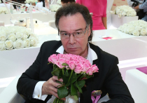 Михаил Муромов отмечает юбилей: ему исполняется 75 лет. Легендарный композитор и певец не унывает: он записывает новые песни, гастролирует и активно снимается в телевизионных программах, радуя поклонников. Накануне праздника Муромов встретился с корреспондентами «МК» и откровенно рассказал о своей сегодняшней жизни.
