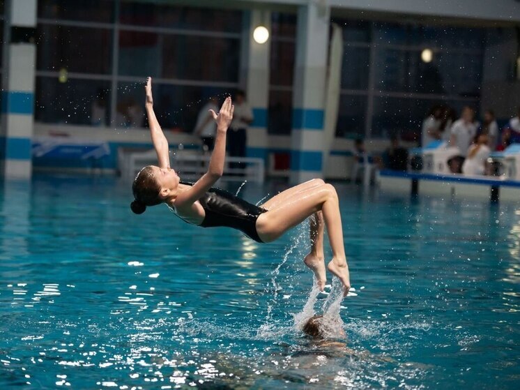 В Кингисеппе прошли соревнования «Дельфиник» по синхронному плаванию