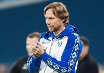 Вот и случилась ещё одна тренерская отставка. Главный тренер сборной России Валерий Карпин объявил об уходе из московского «Динамо» спустя пять месяцев после назначения в клуб. Он снова намерен сосредоточиться на одной только национальной команде. Кто-то, может быть, огорчится этому событию, а кто-то, не исключено, что и порадуется: в этом сезоне клуб занимает несвойственное ему место, и многие винили в этом наставника.