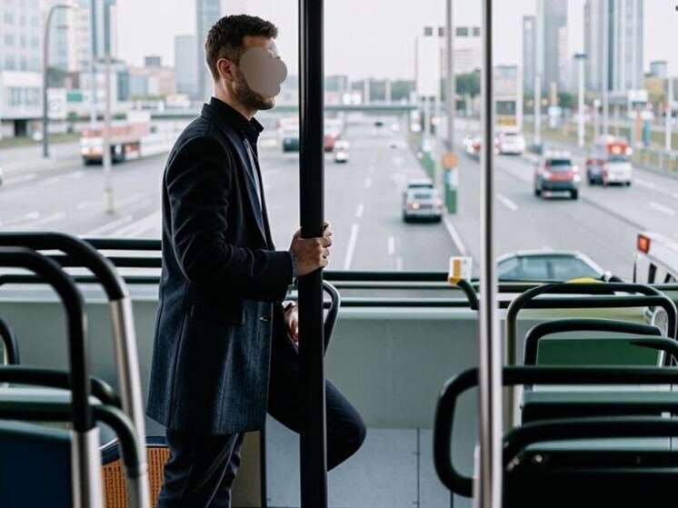 Воронежцы сообщили о странном мужчине, снимающем на видео несовершеннолетних