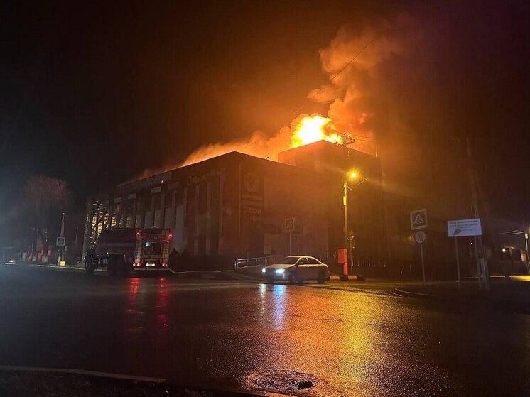 Гладков: крыша коммерческого объекта в Короче загорелась после атаки украинских БПЛА