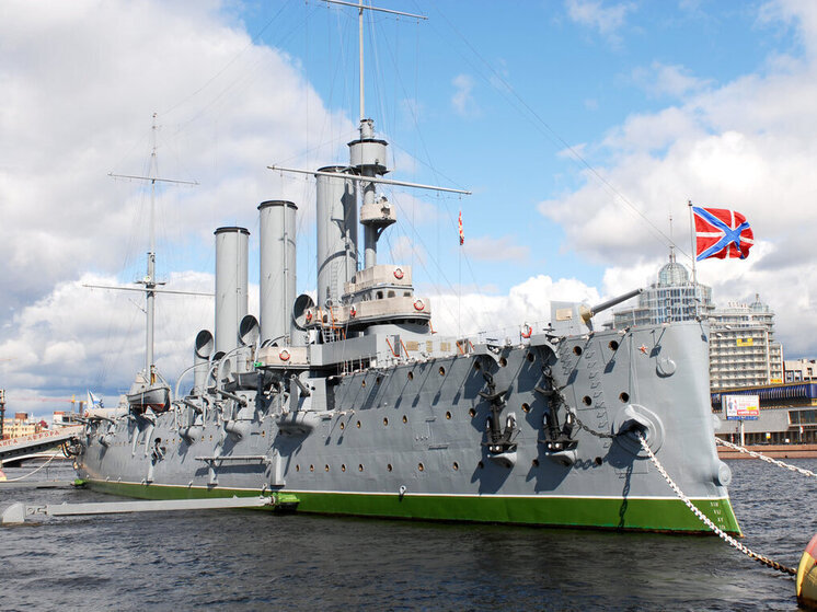 17 ноября в истории - от COVID- 19 до Авроры на вечной стоянке