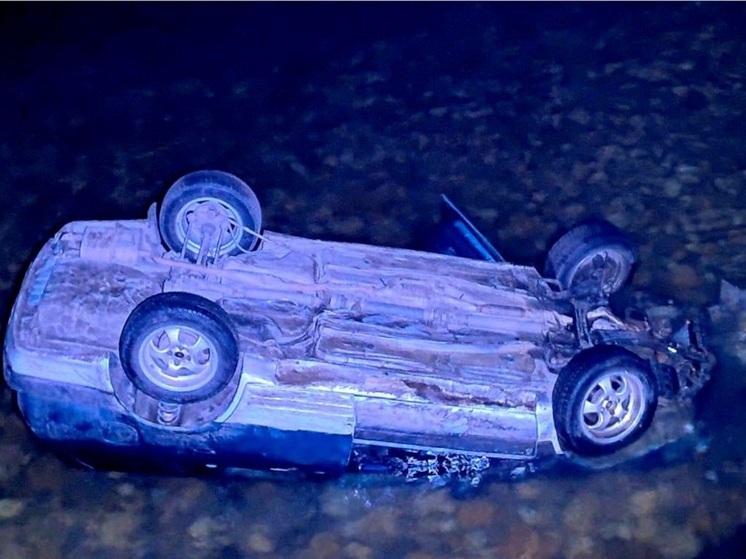 В Бурятии пятеро подростков пострадали после падения автомобиля в Байкал