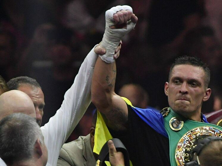 Украинский боксер Усик отказался от титула чемпиона WBO, ни разу не проиграв