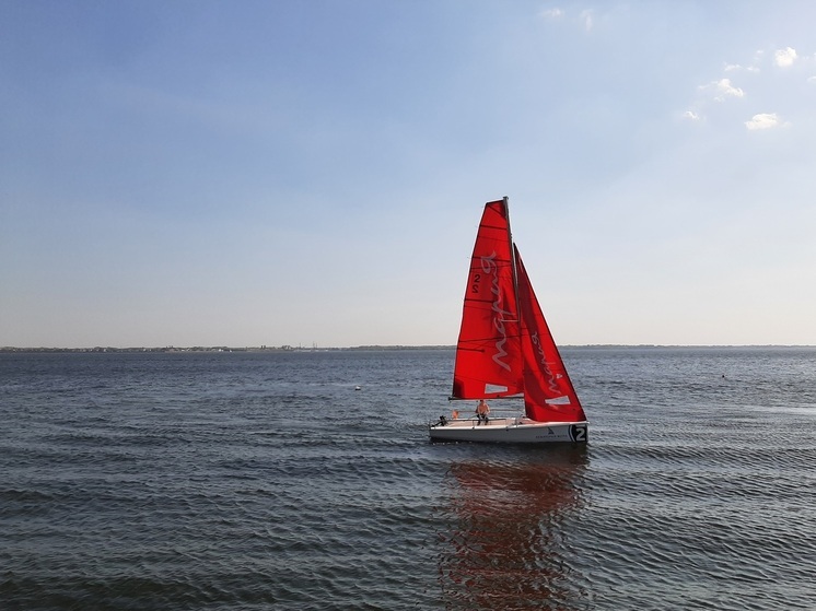 Губернатор и погода продлили навигацию в Саратовской области