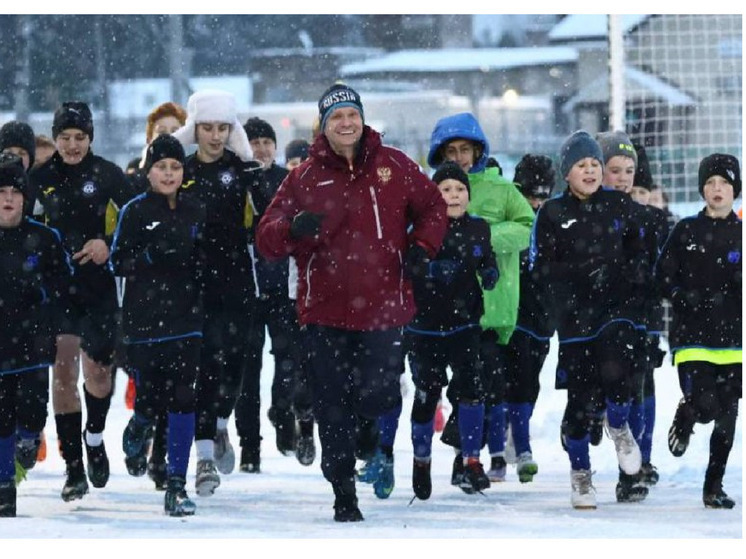 Глава Вологодчины Георгий Филимонов открыл новый стадион в Бабаево