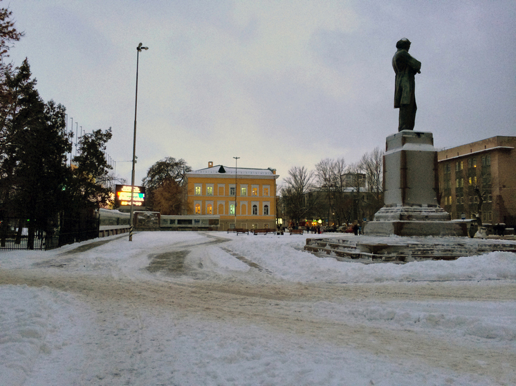 В Саратове установят архитектурную подсветку для десяти памятников