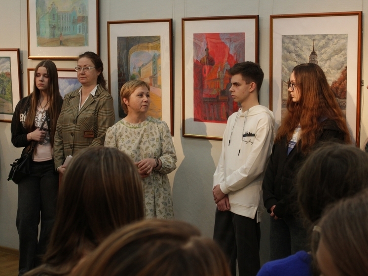 В Смоленске открылась выставка Международного детского пленэра «Краски Могилева»