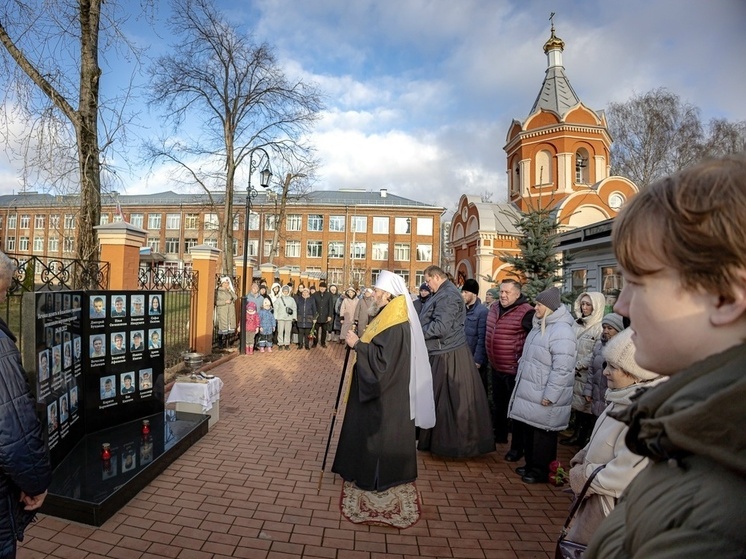 Мемориал погибшим в школе № 88 появился в Ижевске