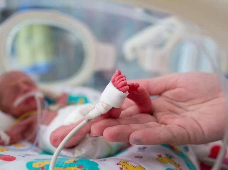 В Перинатальном центре отметили День "белых лепестков" - недоношенных детей