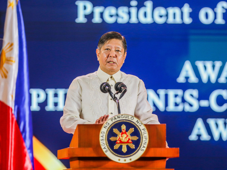 Президент Филиппин отвергает утверждение о своих наркоманских пристрастиях
