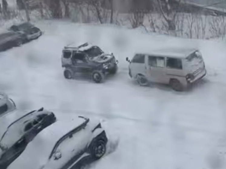 Массовое ДТП произошло в Петропавловске-Камчатском из-за гололеда